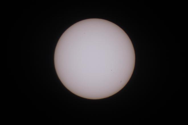 O Sol antes da eclipse.